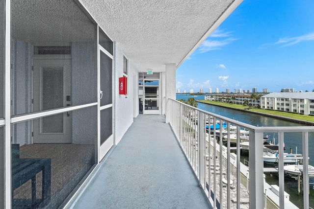 2 of 27 - 108 Paradise Harbour Boulevard #502, North Palm Beach, FL