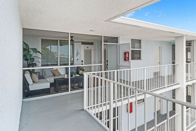 4 of 27 - 108 Paradise Harbour Boulevard #502, North Palm Beach, FL