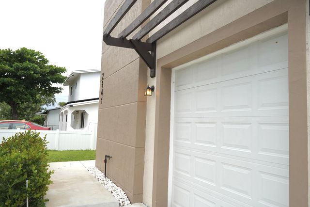 4 of 35 - 2941 Nw 7th Court, Fort Lauderdale, FL