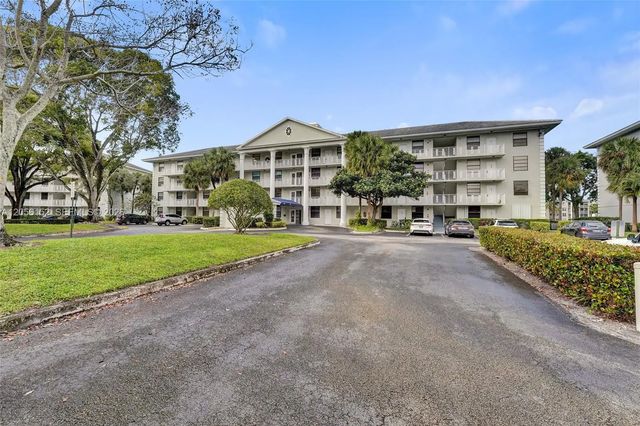 1713 Whitehall Drive #304, Davie