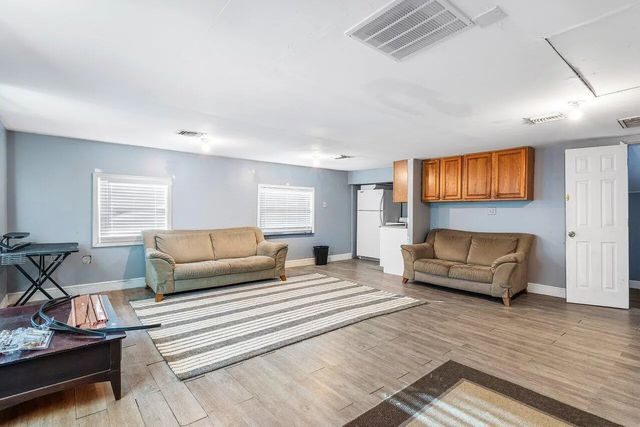 5 of 9 - 1047 Miner Road, Lake Worth, FL