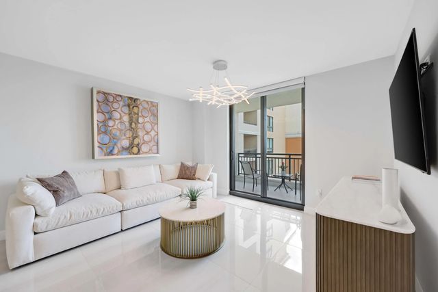 4 of 44 - 100 N Federal Highway #1021, Fort Lauderdale, FL