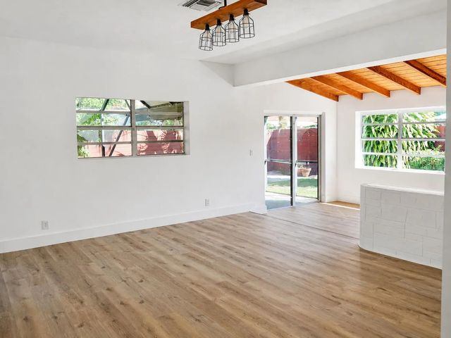 2 of 29 - 819 Ne 2nd Court, Hallandale Beach, FL