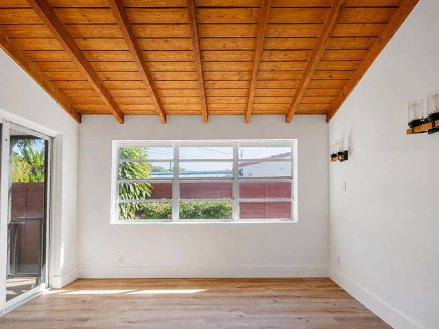 5 of 29 - 819 Ne 2nd Court, Hallandale Beach, FL