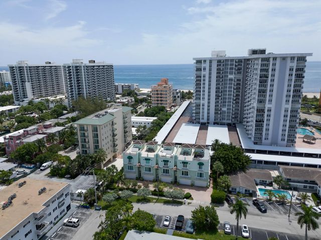 2 of 48 - 430 Sunset Drive, Pompano Beach, FL