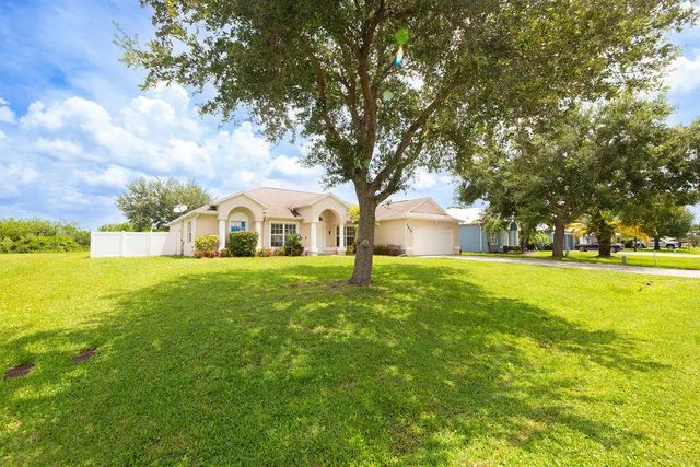 4 of 38 - 2606 Serenity Circle N, Fort Pierce, FL