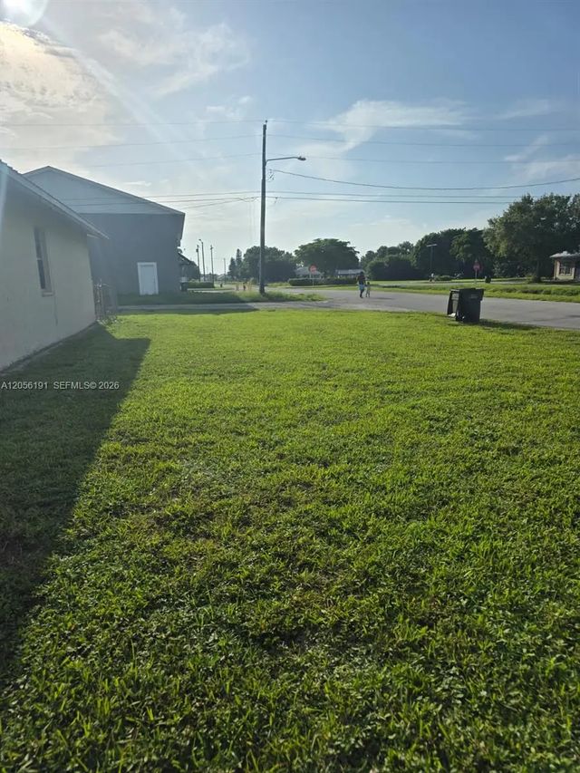 2 of 7 - 00 W Alveredez Avenue, Clewiston, FL
