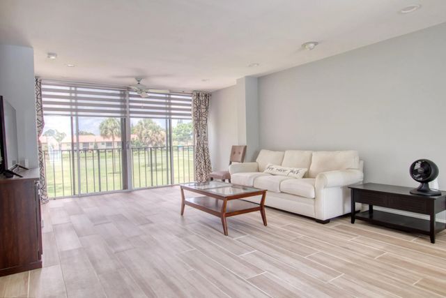 3 of 16 - 4471 Luxemburg Court #206, Lake Worth, FL