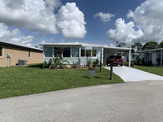 8 Brisa Lane, Port St. Lucie