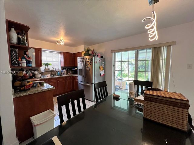 5 of 7 - 11970 Sw 4th Terrace, Miami, FL