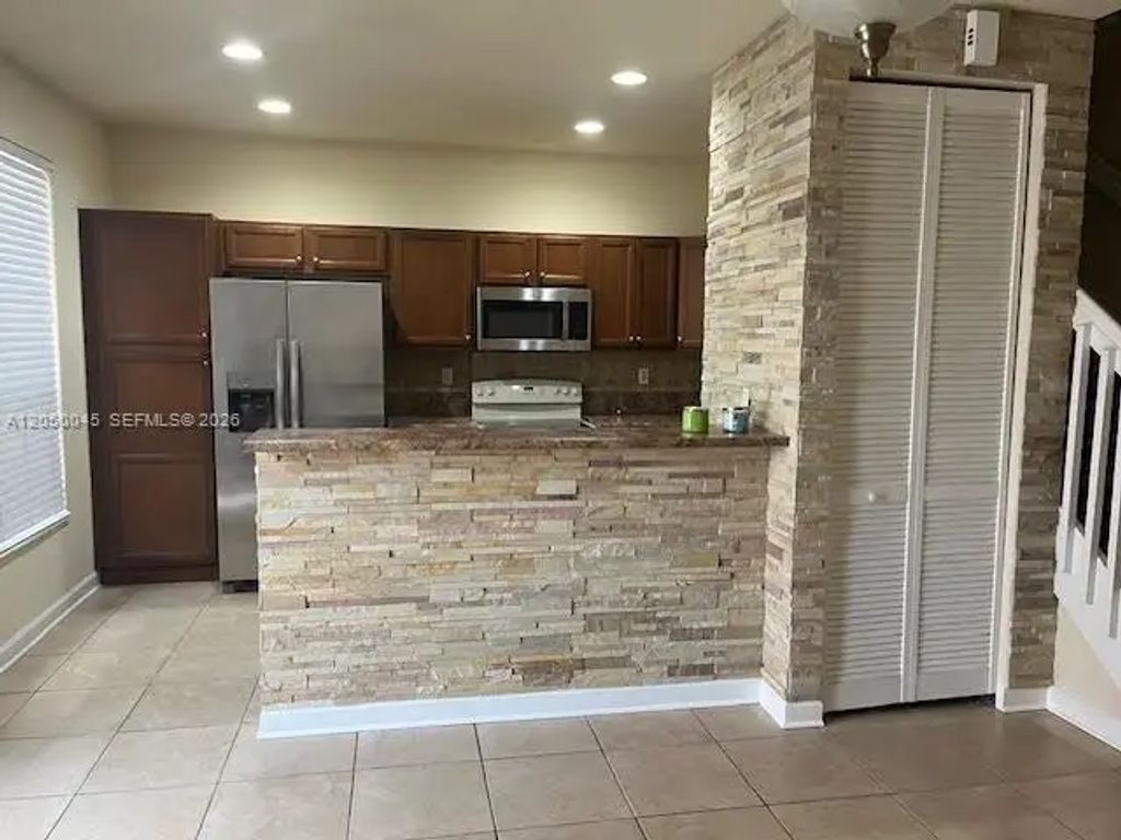 17087 Sw 93rd Street, Miami