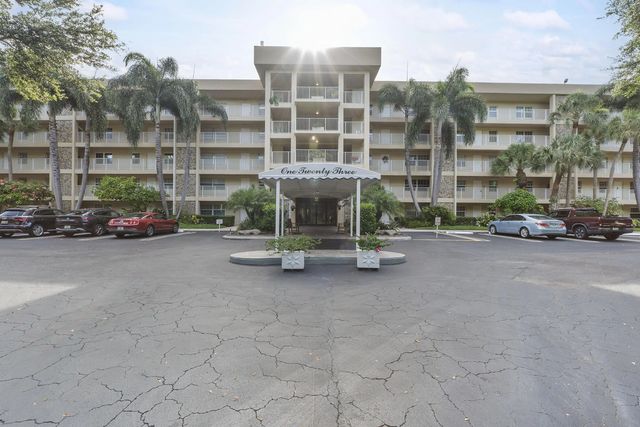 3 of 53 - 804 Cypress Grove Lane #408, Pompano Beach, FL