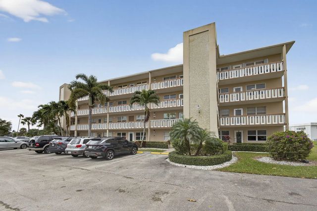 2 of 39 - 330 Wellington G, West Palm Beach, FL