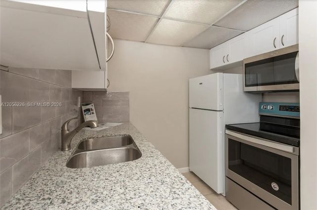 3 of 21 - 2145 Pierce Street #218, Hollywood, FL