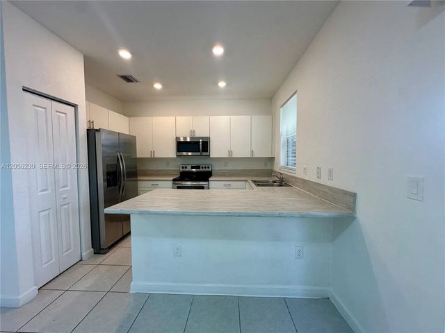 3 of 29 - 2737 Se 17th Street, Homestead, FL