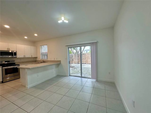 4 of 29 - 2737 Se 17th Street, Homestead, FL