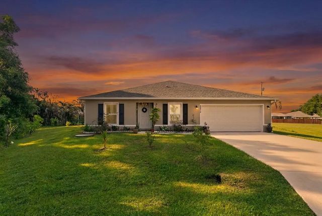 2274 Se Powell Court, Port St. Lucie