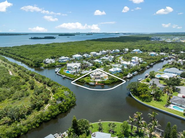3 of 61 - 2165 6th Court Se, Vero Beach, FL
