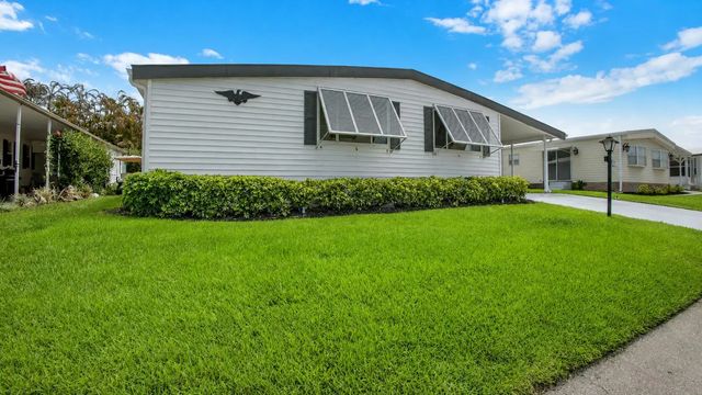 4 of 59 - 140 Ne Pinelake Village Boulevard, Jensen Beach, FL