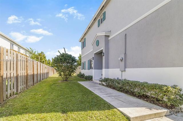 2 of 24 - 417 Nw 12th Place, Florida City, FL