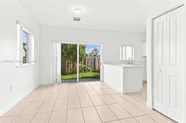 4 of 24 - 417 Nw 12th Place, Florida City, FL