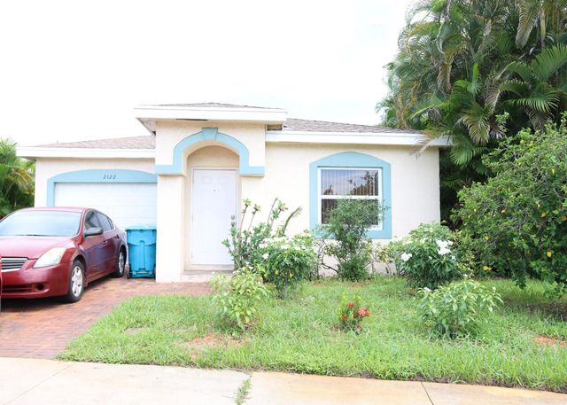 2122 E Ridge Circle E, Boynton Beach