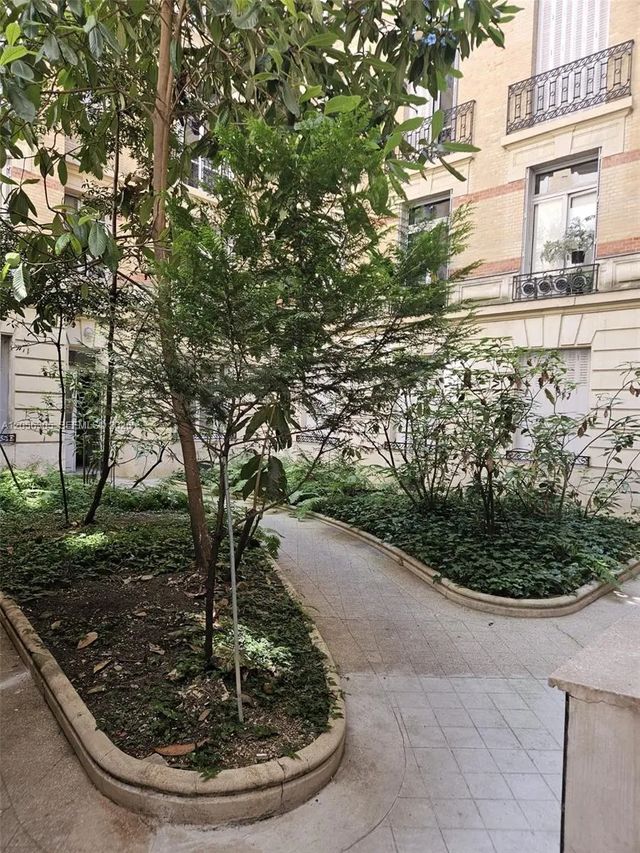 4 of 46 - 15 Rue Spontini, 75016 Paris France #01, , 