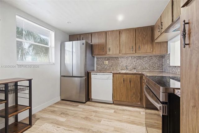 5 of 29 - 3090 Holiday Springs Boulevard #204, Margate, FL