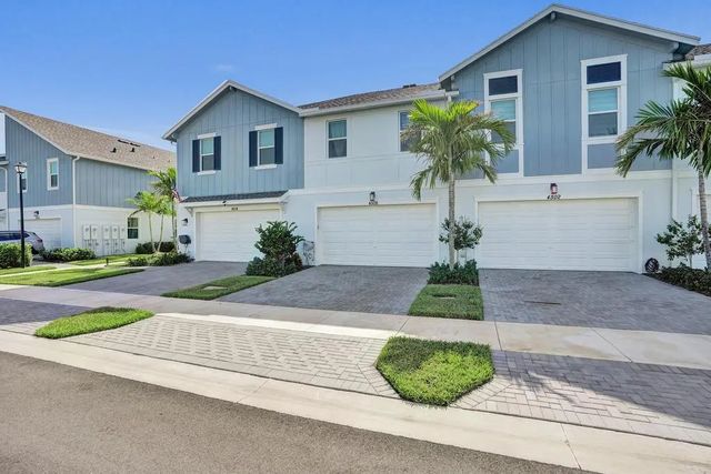 4508 Longwood Lake Square, Westlake