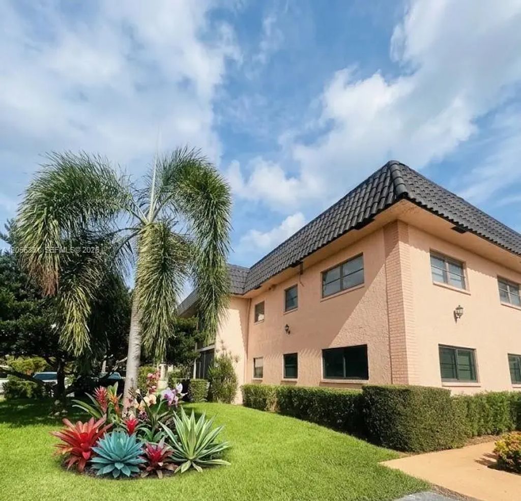 665 Enfield Street #b9, Boca Raton