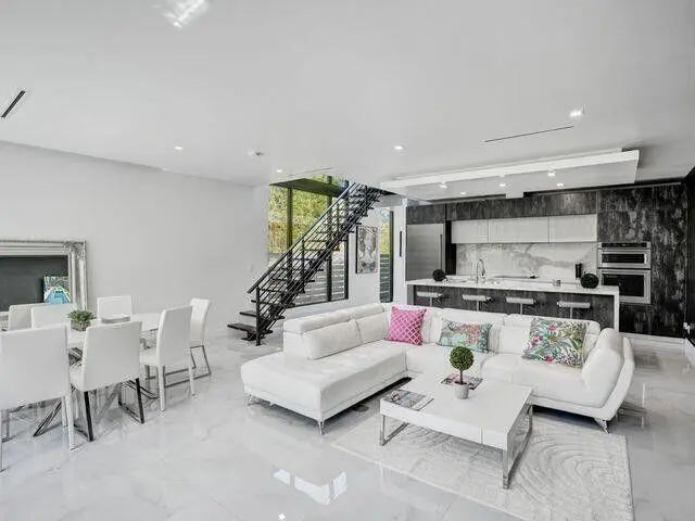 3 of 41 - 2514 Ne 21st Street #a, Fort Lauderdale, FL
