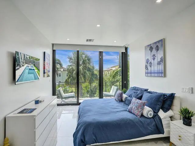 4 of 41 - 2514 Ne 21st Street #a, Fort Lauderdale, FL