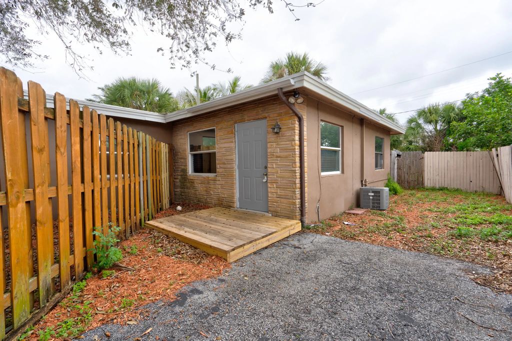 311 De Carie Street #311-313, Delray Beach