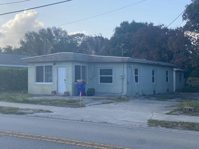 221 Nw Baker Road, Stuart