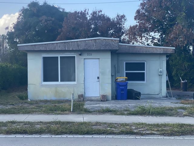 2 of 2 - 221 Nw Baker Road, Stuart, FL