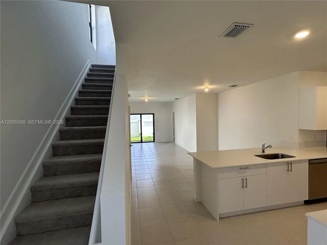 3 of 15 - 3000 Park Place, Dania Beach, FL