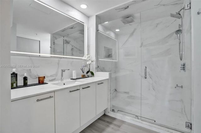 5 of 62 - 2001 Meridian Avenue #308, Miami Beach, FL