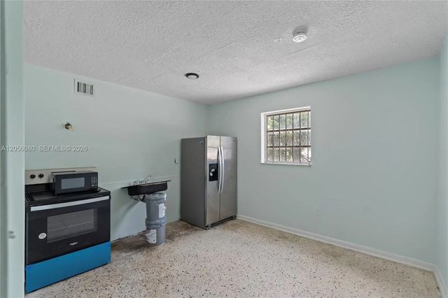 5 of 17 - 1250 W 26th Place #108, Hialeah, FL