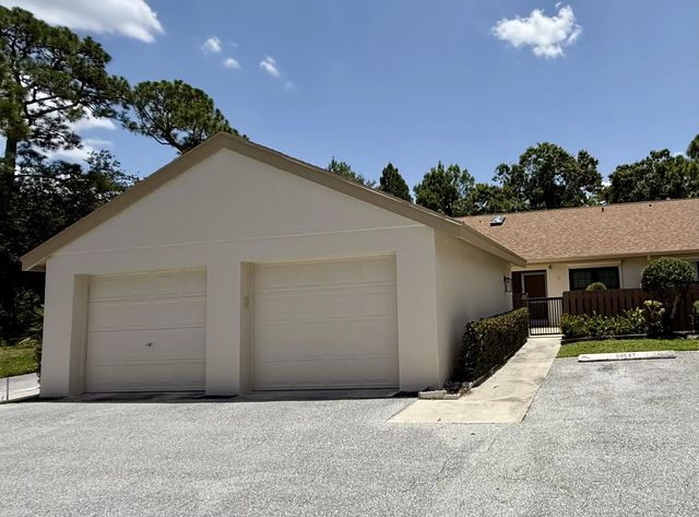 2054 Sw Silver Pine Way #123-b, Palm City