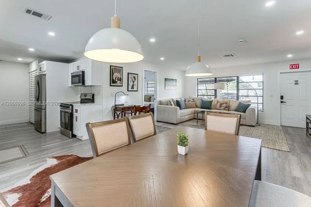 5 of 23 - 600 N 66th Terrace, Hollywood, FL
