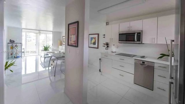 4 of 60 - 2931 E Sunrise Lakes Drive #109, Sunrise, FL