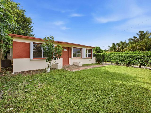 4626 Schall Road, Schall Circle