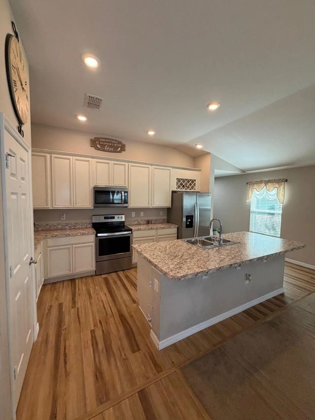 3 of 15 - 5670 Nw Pine Trail Circle, Port St. Lucie, FL