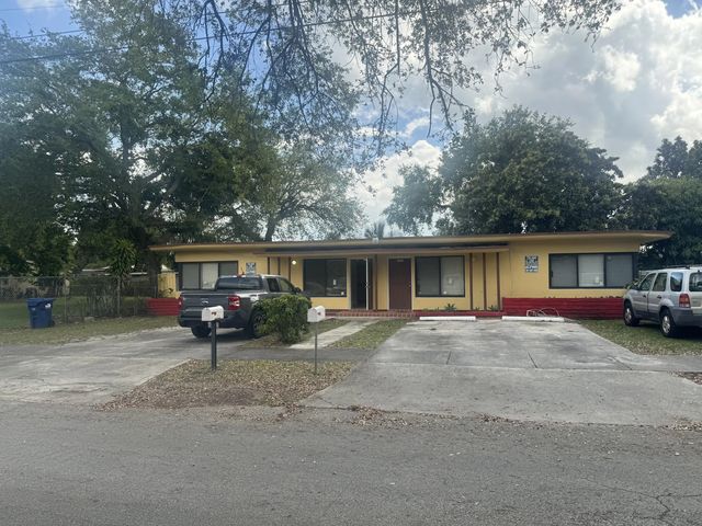 2360 Nw 98th Street, Miami