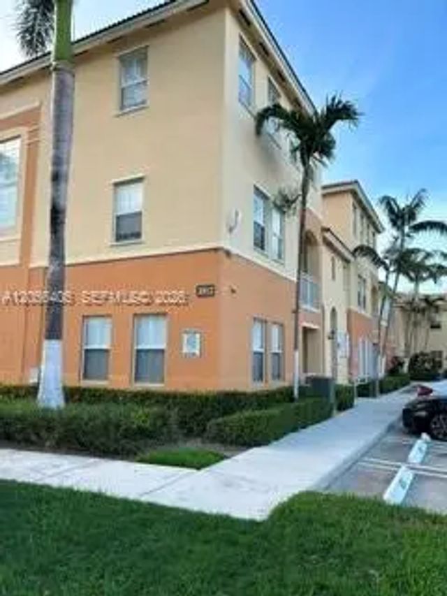 3 of 4 - 10012 Nw 7th Street #216, Miami, FL