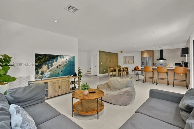 3 of 22 - 808 Sw 29th Street, Fort Lauderdale, FL