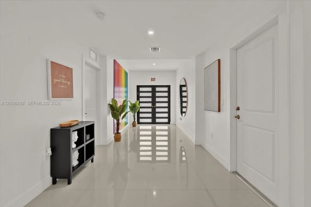4 of 22 - 808 Sw 29th Street, Fort Lauderdale, FL