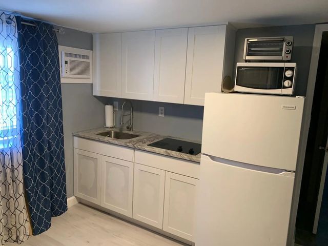 4878 Ne 15th Avenue, Pompano Beach