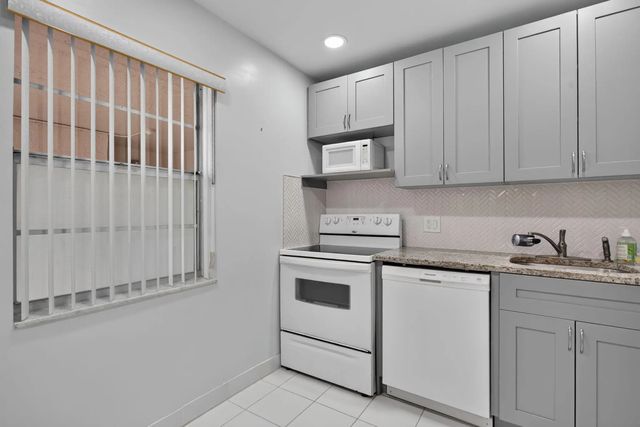 4 of 41 - 1030 Country Club Drive #205, Margate, FL
