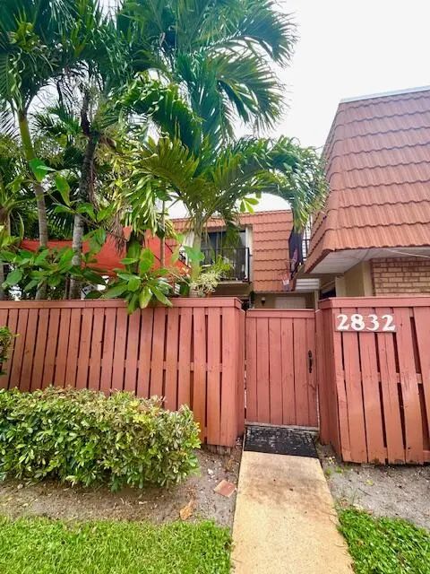 2832 Sw 12th Street, Deerfield Beach